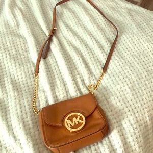 Michael kors cross body purse
